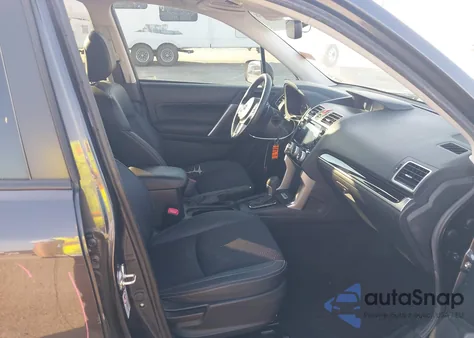 2018 Subaru Forester 2.5I Premium из США, поврежденный, VIN JF2SJAGC7JH555222